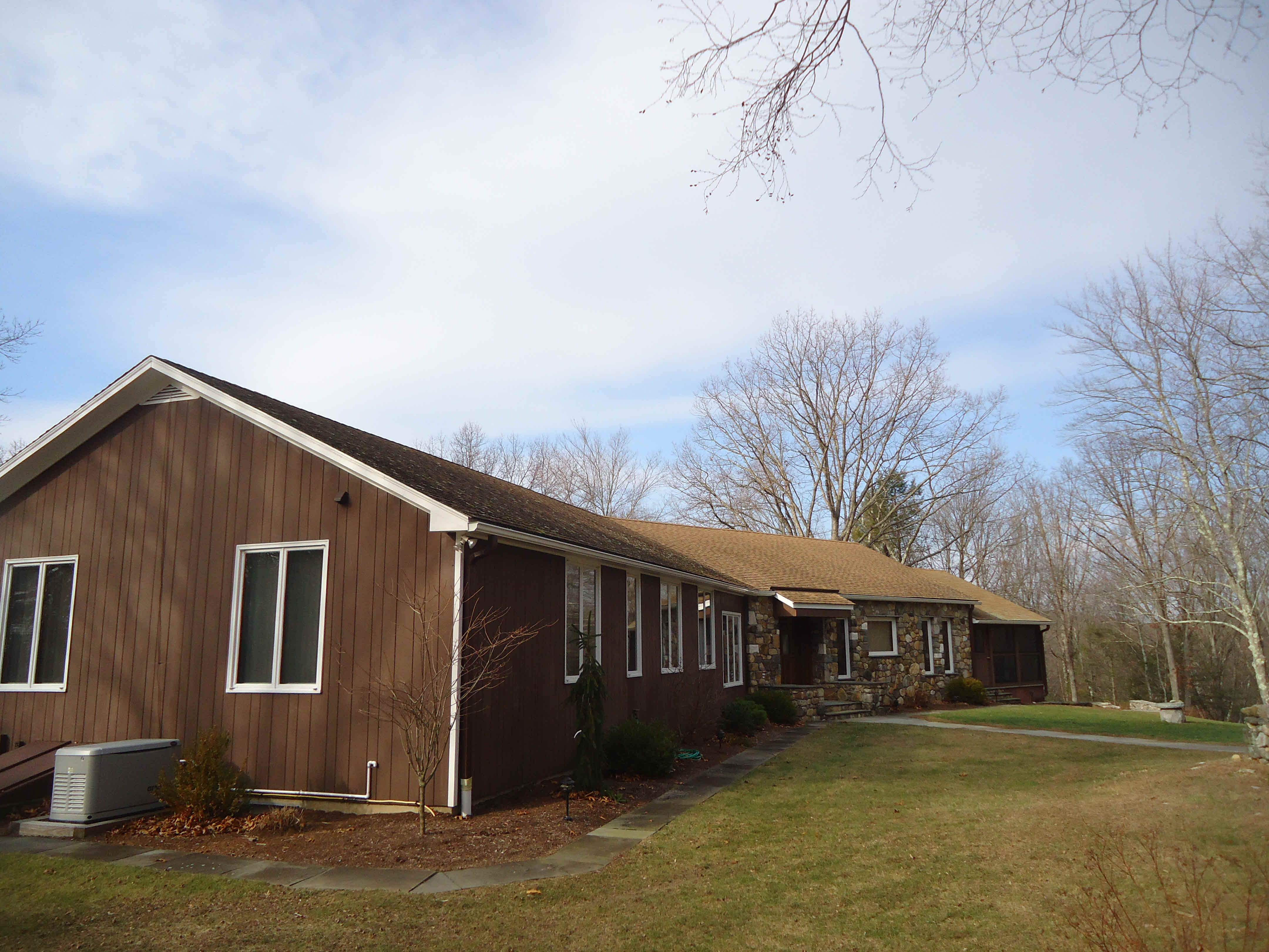 Building photograph for 19 TAPPEN RD